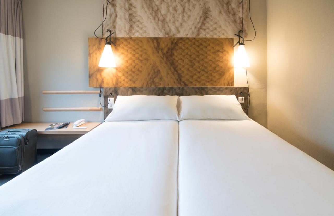 Ibis Caen Porte De Bretagne Bretteville-sur-Odon ภายนอก รูปภาพ