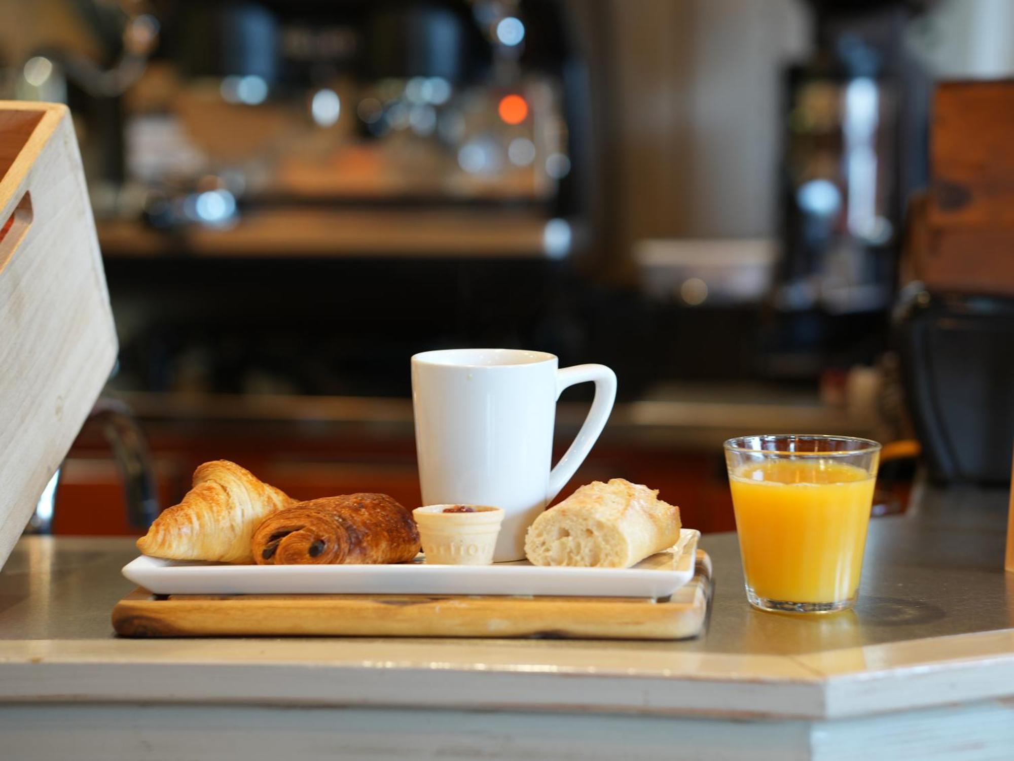 Ibis Caen Porte De Bretagne Bretteville-sur-Odon ภายนอก รูปภาพ