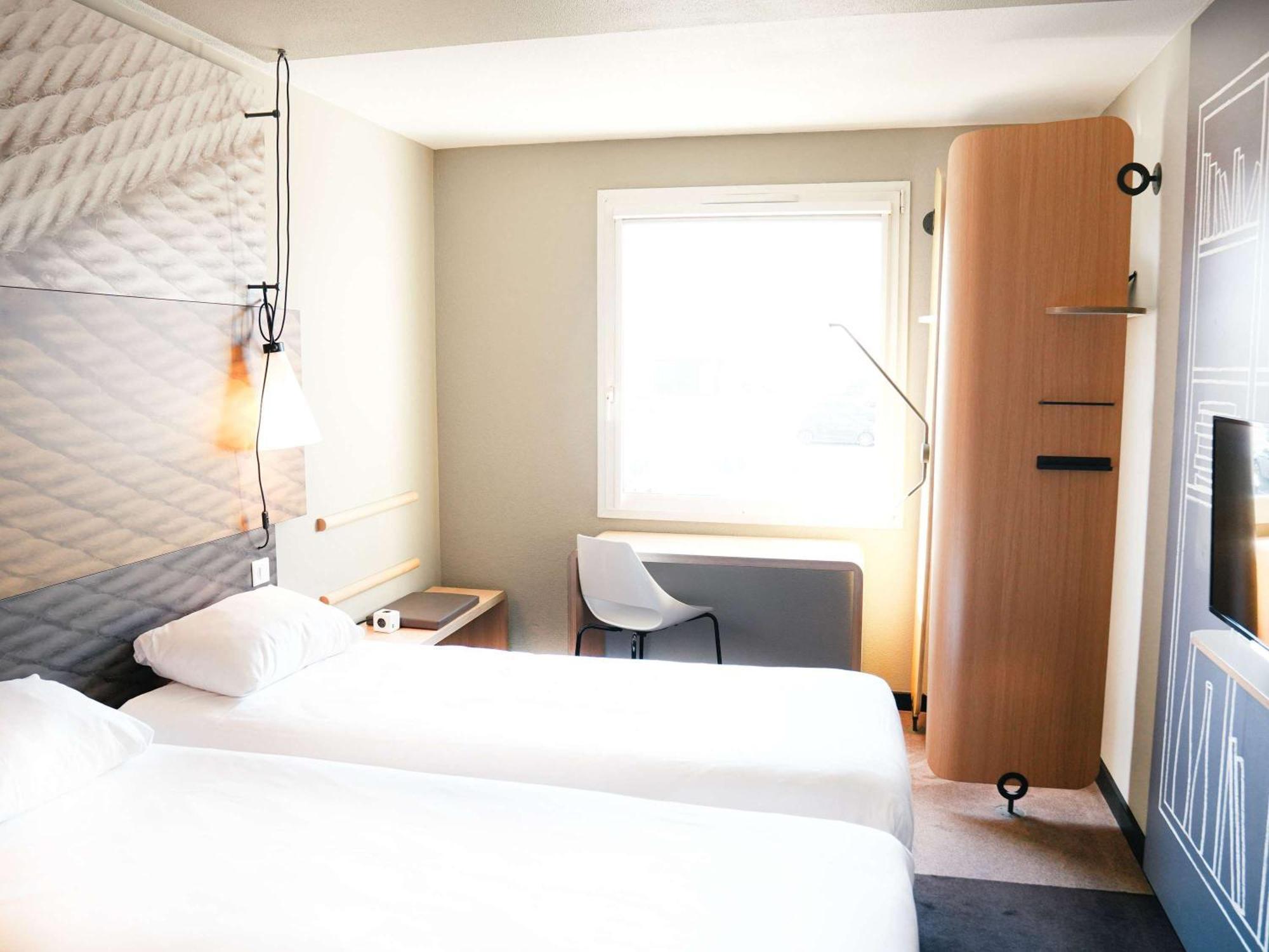 Ibis Caen Porte De Bretagne Bretteville-sur-Odon ภายนอก รูปภาพ