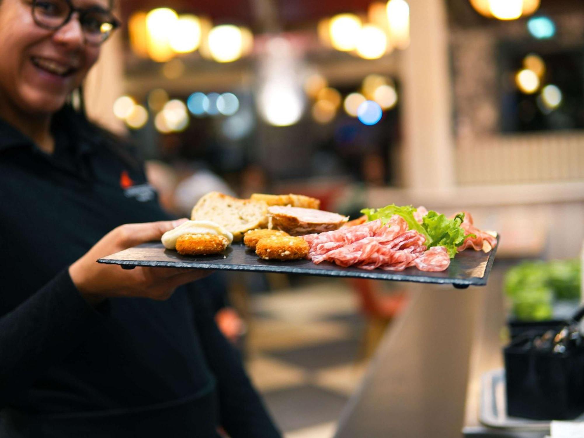 Ibis Caen Porte De Bretagne Bretteville-sur-Odon ภายนอก รูปภาพ