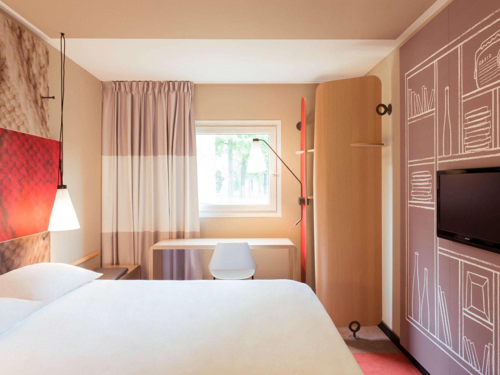 Ibis Caen Porte De Bretagne Bretteville-sur-Odon ภายนอก รูปภาพ