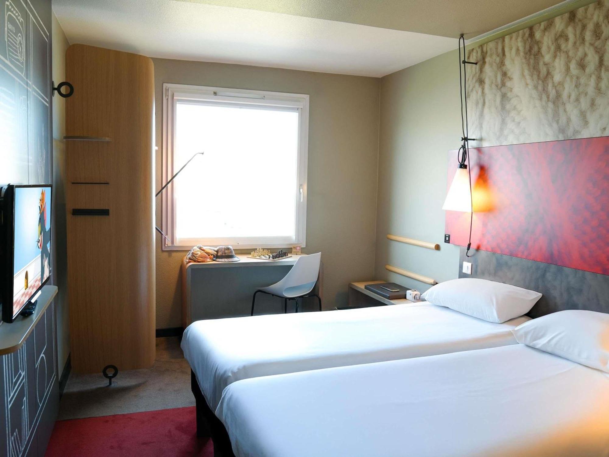 Ibis Caen Porte De Bretagne Bretteville-sur-Odon ภายนอก รูปภาพ