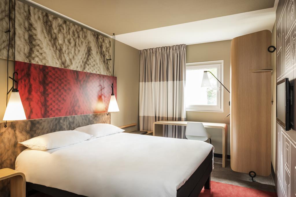 Ibis Caen Porte De Bretagne Bretteville-sur-Odon ภายนอก รูปภาพ